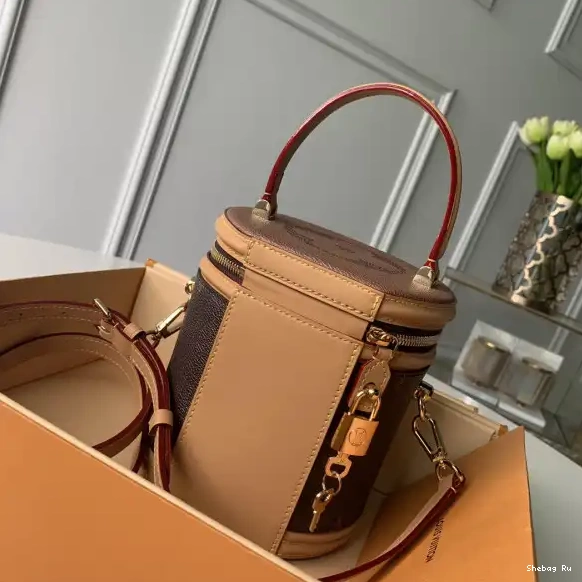 LOUIS VUITTON CANNES 0624
